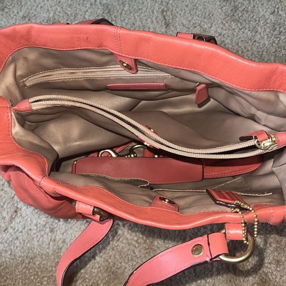 Authentic coach purse - Picture 2 of 3